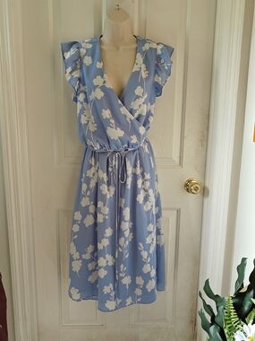 Floral Wrap Midi Dress in Light Blue and White